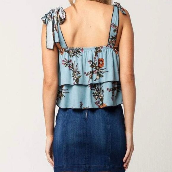 Sky and Sparrow Blue Floral Ruffle Tier Tie Top - Picture 2 of 7